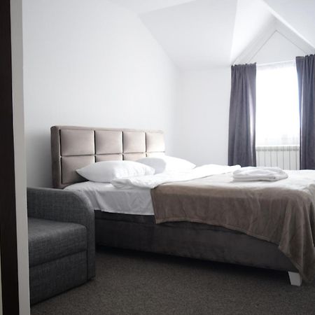 Hotel Tiski Cvet Novi Bečej Exteriör bild