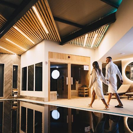 Hotel Tiski Cvet Novi Bečej Exteriör bild