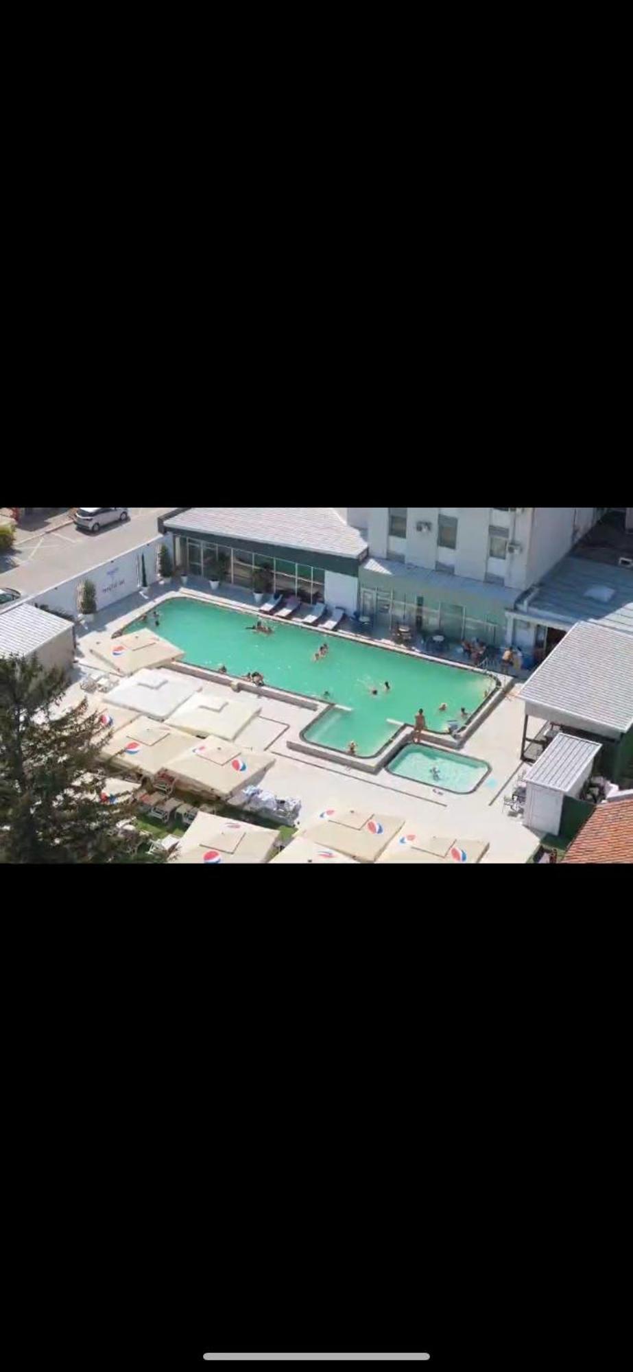 Hotel Tiski Cvet Novi Bečej Exteriör bild
