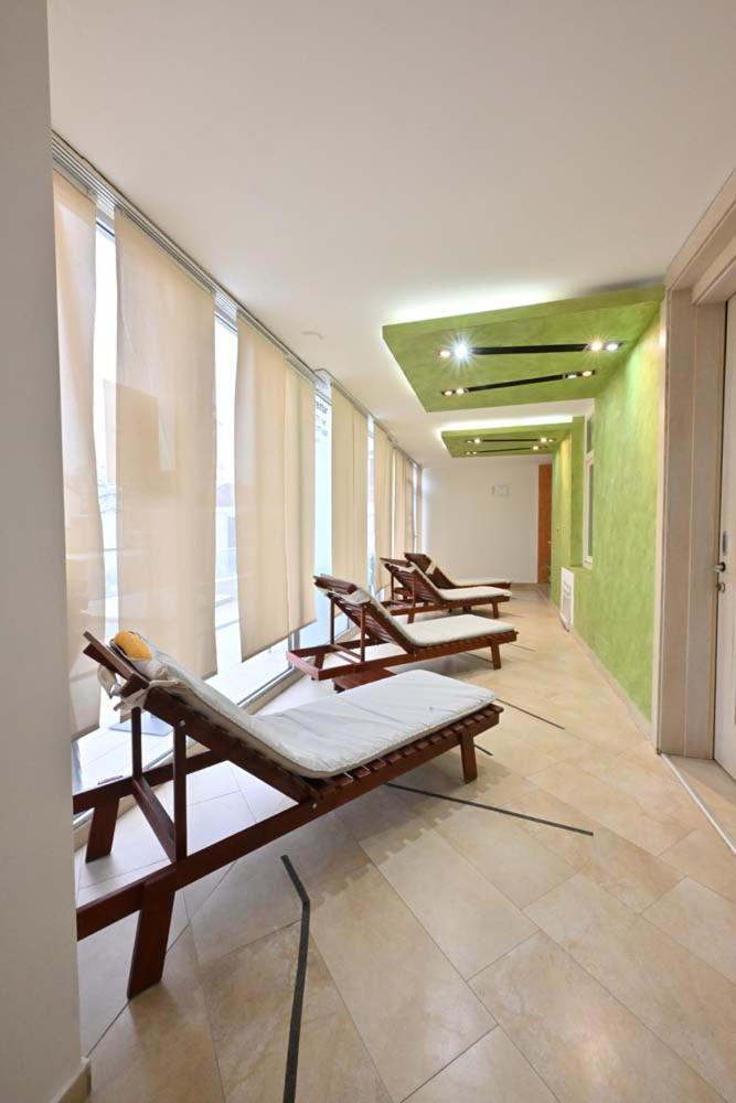 Hotel Tiski Cvet Novi Bečej Exteriör bild