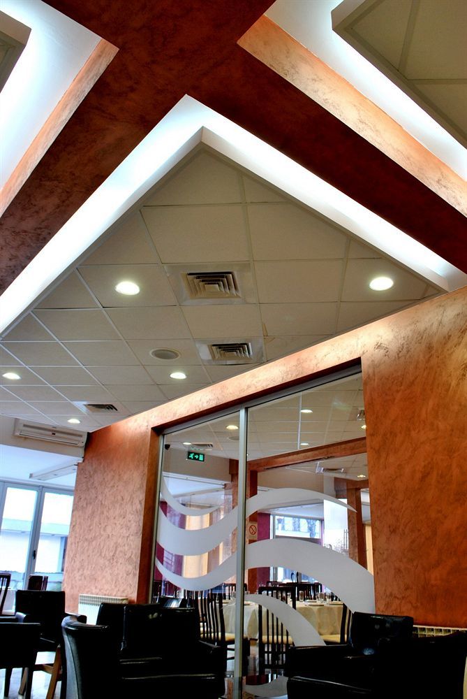 Hotel Tiski Cvet Novi Bečej Exteriör bild