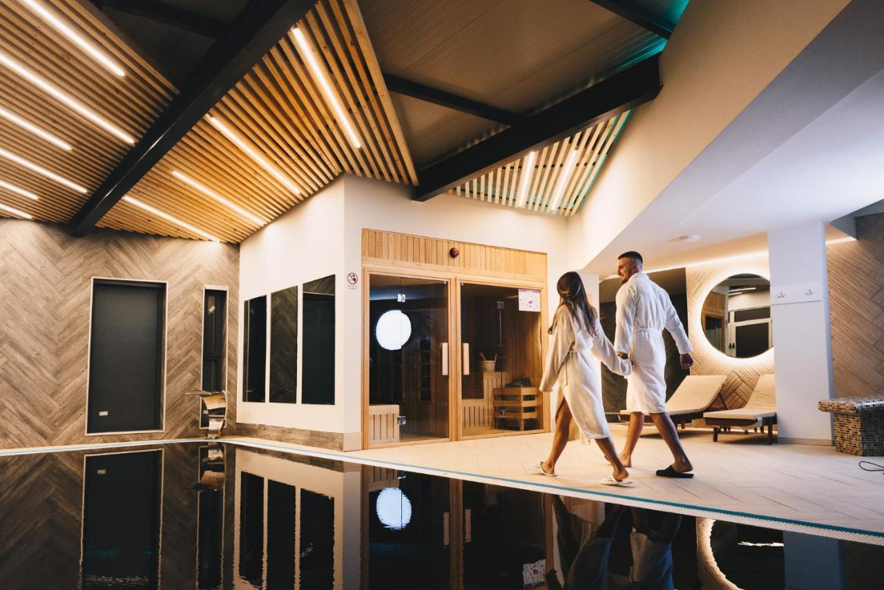 Hotel Tiski Cvet Novi Bečej Exteriör bild
